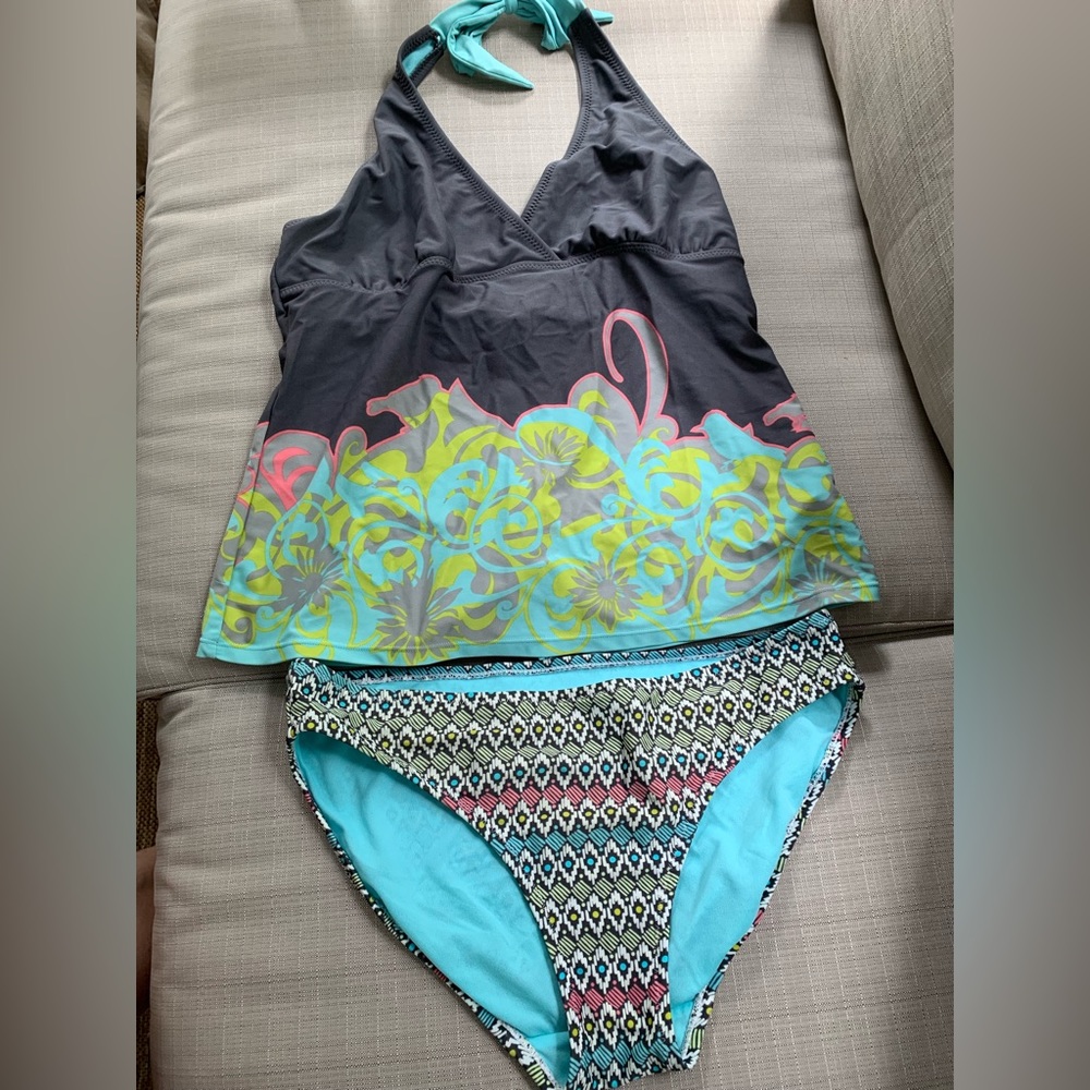 Athleta tankini…..top and bottom are both size Medium